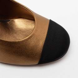 Pre Owned Chanel Metallic Gold/Black Leather And Fabric Cap Toe Pumps Size 37.5