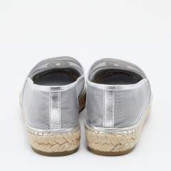 Pre Owned Chanel Metallic Silver Mesh And Fabric CC Cap Toe Espadrilles Flats Size 39