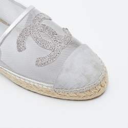 Pre Owned Chanel Metallic Silver Mesh And Fabric CC Cap Toe Espadrilles Flats Size 39