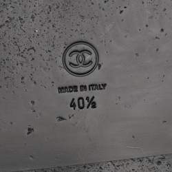 مملوكة مسبقًا Chanel Black Leather CHA NEL Letter Logo Slide Sandals Size 40.5