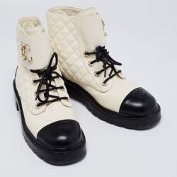 Chanel White/Black Quilted Leather CC Cap Toe Chain Link Logo Combat Boots Size 41