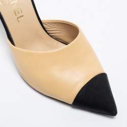 مملوكة مسبقًا Chanel Beige/Black Leather and Canvas CC Pearl Embellished Heel Mules Size 37