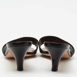 Pre Owned صندل شانيل سلايد جلد أسود مزين بشعار ماركة سي سي مقاس 37.5