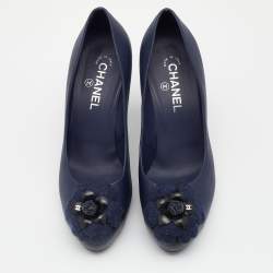 Pre Owned Chanel Navy Blue/Black Leather CC Camellia Cap Toe Pumps Size 40.5