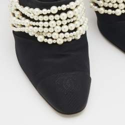 مملوكة مسبقًا Chanel Black Fabric Pearl Embellished CC Mules Size 39