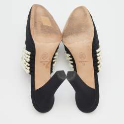 مملوكة مسبقًا Chanel Black Fabric Pearl Embellished CC Mules Size 39