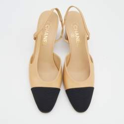 Pre Owned صندل شانيل CC قماش وجلد بيج / أسود بحزام كاحل مقاس 38.5