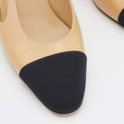 Pre Owned صندل شانيل CC قماش وجلد بيج / أسود بحزام كاحل مقاس 38.5