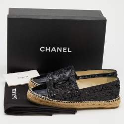 مملوكة مسبقًا Chanel Black Sequin and Patent Leather CC Espadrilles Size 39