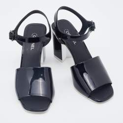 Pre Owned صندل شانيل جلد لامع أسود كعب مربع سميك سير كاحل شعار ماركة سي سي مقاس 38