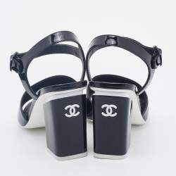 Pre Owned صندل شانيل جلد لامع أسود كعب مربع سميك سير كاحل شعار ماركة سي سي مقاس 38