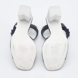 Pre Owned صندل شانيل جلد لامع أسود كعب مربع سميك سير كاحل شعار ماركة سي سي مقاس 38