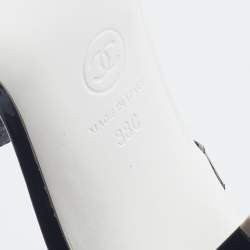 Pre Owned صندل شانيل جلد لامع أسود كعب مربع سميك سير كاحل شعار ماركة سي سي مقاس 38