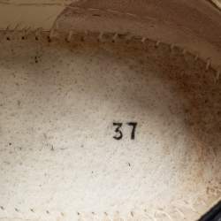 مملوكة مسبقًا حذاء رياضي شانيل جلد كريمي / أسود بقصة ليزر ورباط مقاس 37