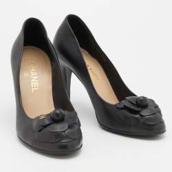 Pre Owned Chanel Black Leather CC Camellia Pumps Size 38