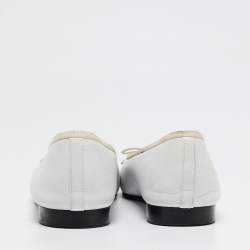 مملوكة مسبقًا Chanel  White/Black Leather  CC Cap toe Ballet Flats Size 41