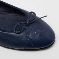 Pre Owned Chanel Navy Blue Leather CC Cap Toe Bow Ballet Flats Size 39