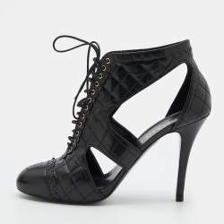 Pre Owned Chanel Black Quilted Leather CC Cap Toe Lace Up Booties Size 40.5