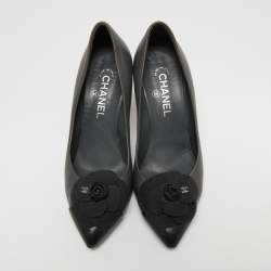 Pre Owned Chanel Grey/Black Leather CC Camelia Pumps Size 40