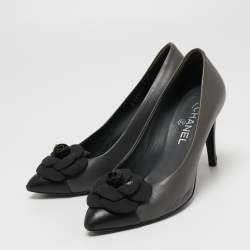 Pre Owned Chanel Grey/Black Leather CC Camelia Pumps Size 40