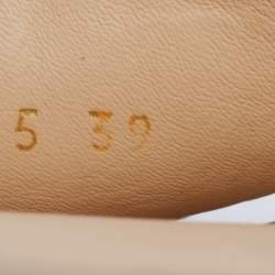 مملوكة مسبقًا Chanel Beige Leather and Fabric Chain Link Faux Pearl Slides Size 39 