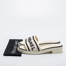 مملوكة مسبقًا Chanel White Fabric and Leather Slide Sandals Size 40