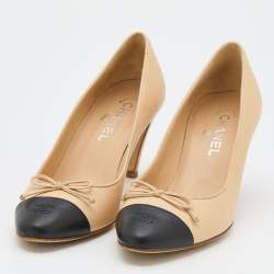 Pre Owned Chanel Beige/Black Leather CC Bow Cap Toe Pumps Size 39.5