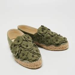 Pre Owned Chanel Green Canvas Camelia Flat Espadrilles Size 40