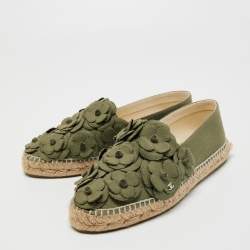 Pre Owned Chanel Green Canvas Camelia Flat Espadrilles Size 40