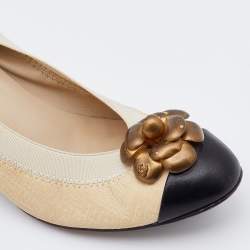 Pre Owned Chanel Beige Textured Leather Camelia Embellished Scrunch Pumps Size 37