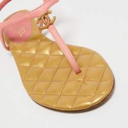 Pre Owned Chanel Pink/Gold Leather Quilted CC Thong Sandals Size 38