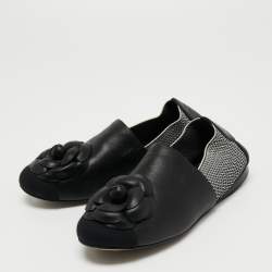 Pre Owned Chanel Two Tone Leather and Elastic Cap Toe Camellia Flower Ballet Flats Size 37