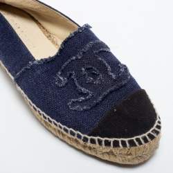 Pre Owned Chanel Navy Blue/Black Denim and Canvas CC Cap Toe Espadrille Flats Size 36