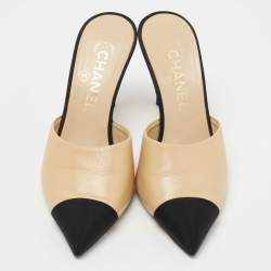 مملوكة مسبقًا Chanel Beige/Black Leather and Fabric CC Cap Toe Embellished Mules Size 36