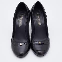 Pre Owned Chanel Black Patent and Leather CC Pumps Size 38