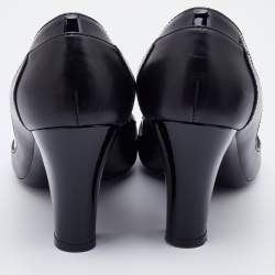 Pre Owned Chanel Black Patent and Leather CC Pumps Size 38