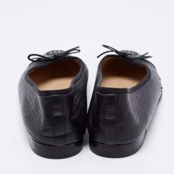 Pre Owned Chanel Black Leather and Patent CC Ballet Flats Size 38.5