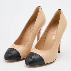 Pre Owned Chanel Beige/Black Leather CC Cap Toe Pumps Size 36