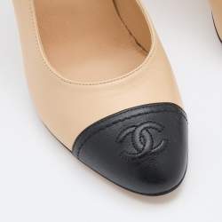 Pre Owned Chanel Beige/Black Leather CC Cap Toe Pumps Size 36