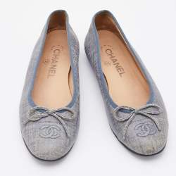 Pre Owned Chanel Blue Textured Leather CC Bow Cap Toe Ballet Flats Size 36.5