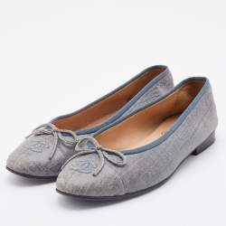 Pre Owned Chanel Blue Textured Leather CC Bow Cap Toe Ballet Flats Size 36.5