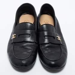 Pre Owned Chanel Black Leather CC Penny Loafers Size 39.5