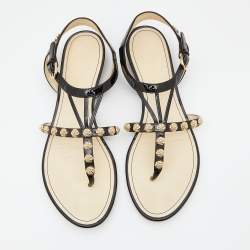 Pre Owned Chanel Black Patent Leather CC Camellia Thong Ankle Flats Size 38.5