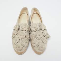 Pre Owned Chanel Light Grey Nubuck Leather CC Camelia Espadrille Flats Size 39