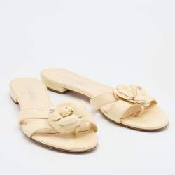 Pre Owned Chanel Cream Leather CC Camellia Embellished Flat Slides Size 38