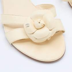 Pre Owned Chanel Cream Leather CC Camellia Embellished Flat Slides Size 38