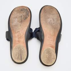 Chanel Blue Leather Camellia Thong Flat Sandals Size 37