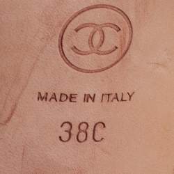 مملوكة مسبقًا Chanel Cream/Light Pink Leather and Patent Cap Toe Block Heel Slingback Pumps Size 38