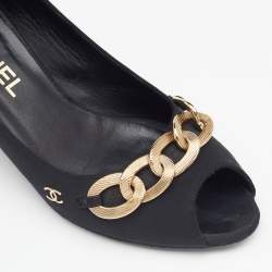 Pre Owned Chanel Black Leather and Fabric Chain Embellished Block Heel Pumps Size 35.5