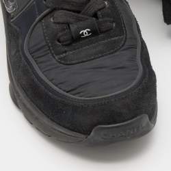 مملوكة مسبقًا Chanel Black Nylon and Suede CC Low Top Sneakers Size 38